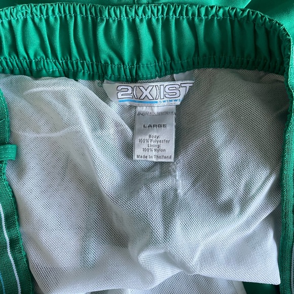 Mens 2 Xist swim shorts green in color large - Picture 5 of 10